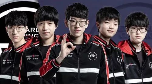 斯塔克在四 斯塔克在四